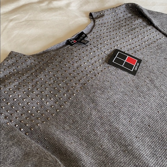 Carré Noir Grey Beaded Sweater (Medium) - Picture 2 of 4